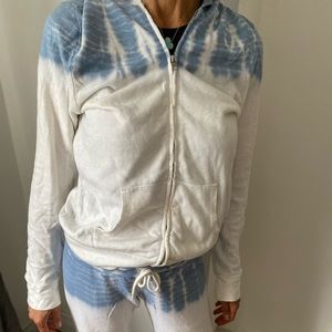 Monrow tie dye classic blue and white sweatshirt